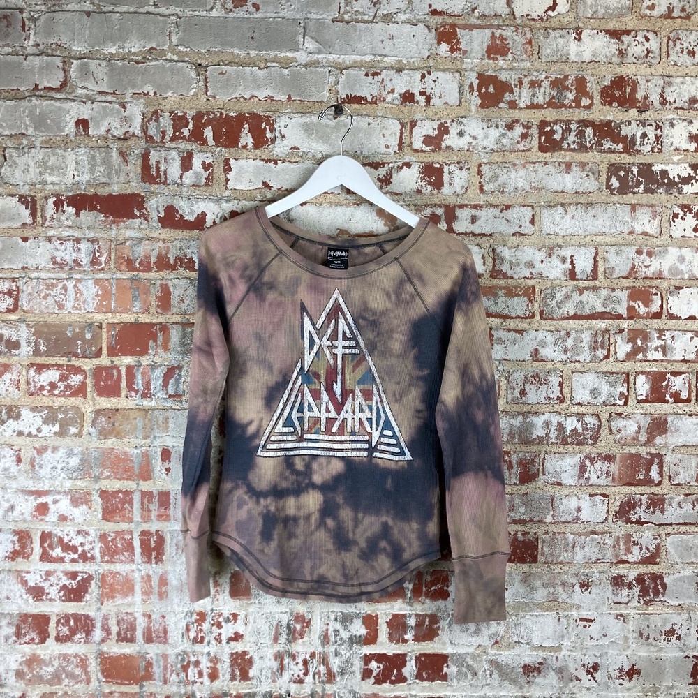 Def Leppard Long sleeve bleach dye size Medium